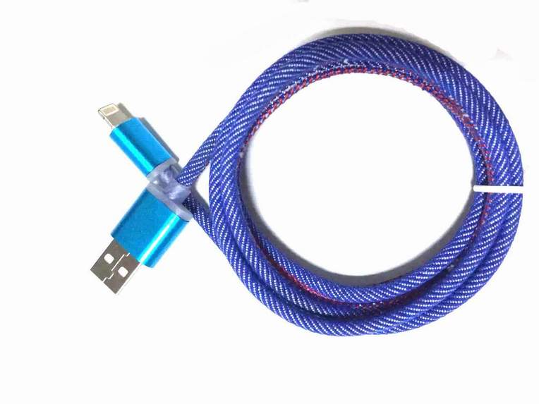 鋁合金蘋(píng)果數(shù)據(jù)線(xiàn) 鋁合金蘋(píng)果數(shù)據(jù)線(xiàn)